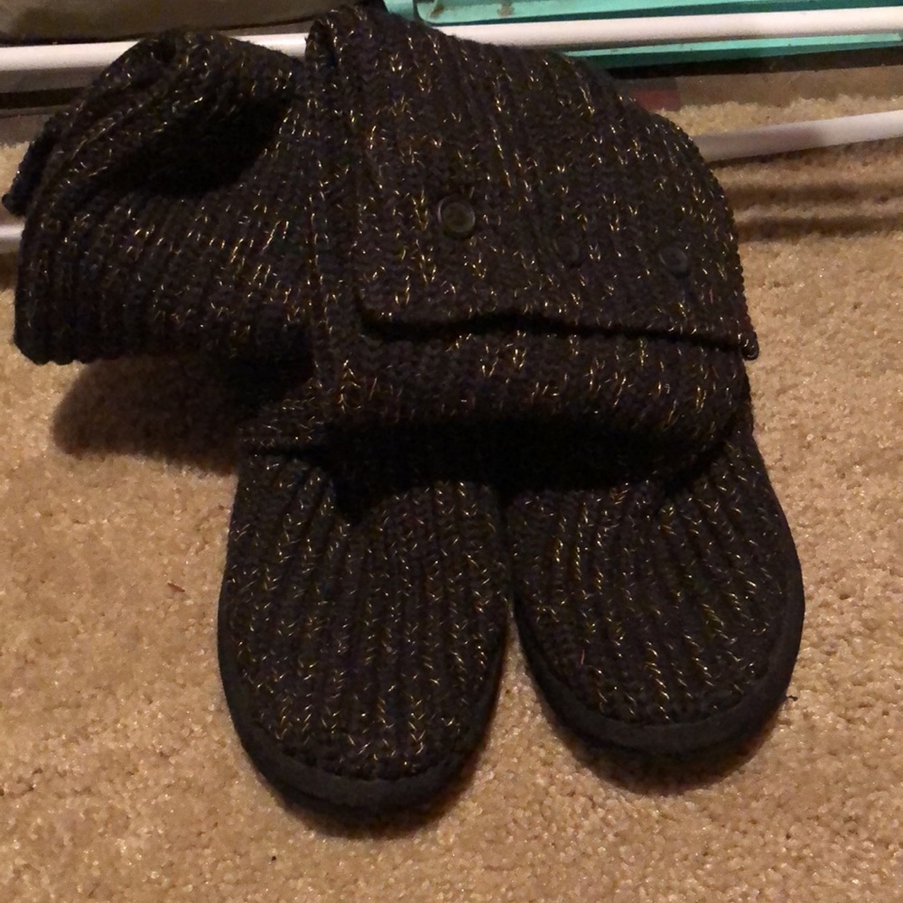 UGG